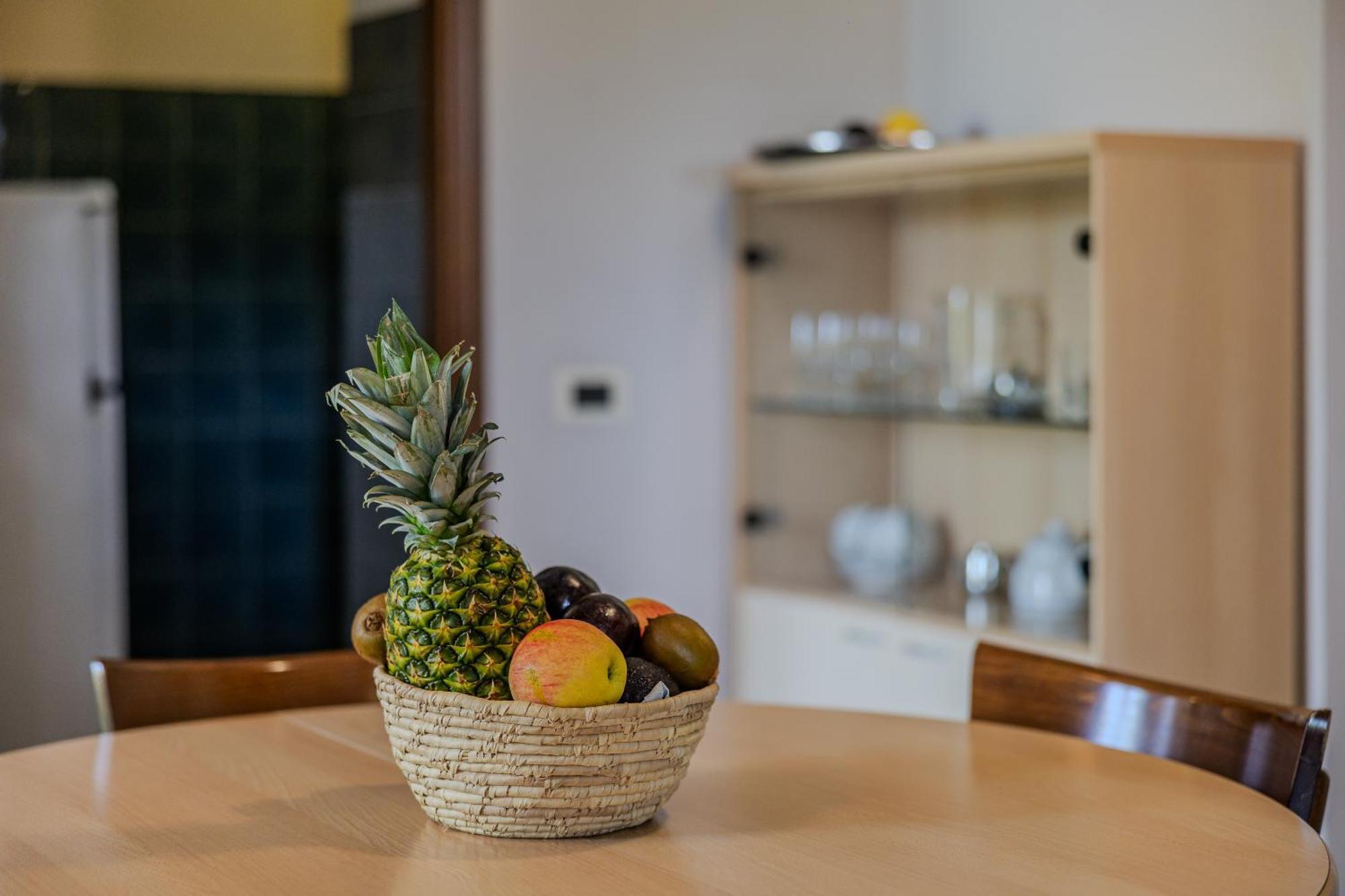Residence San Michele Костермано Екстер'єр фото