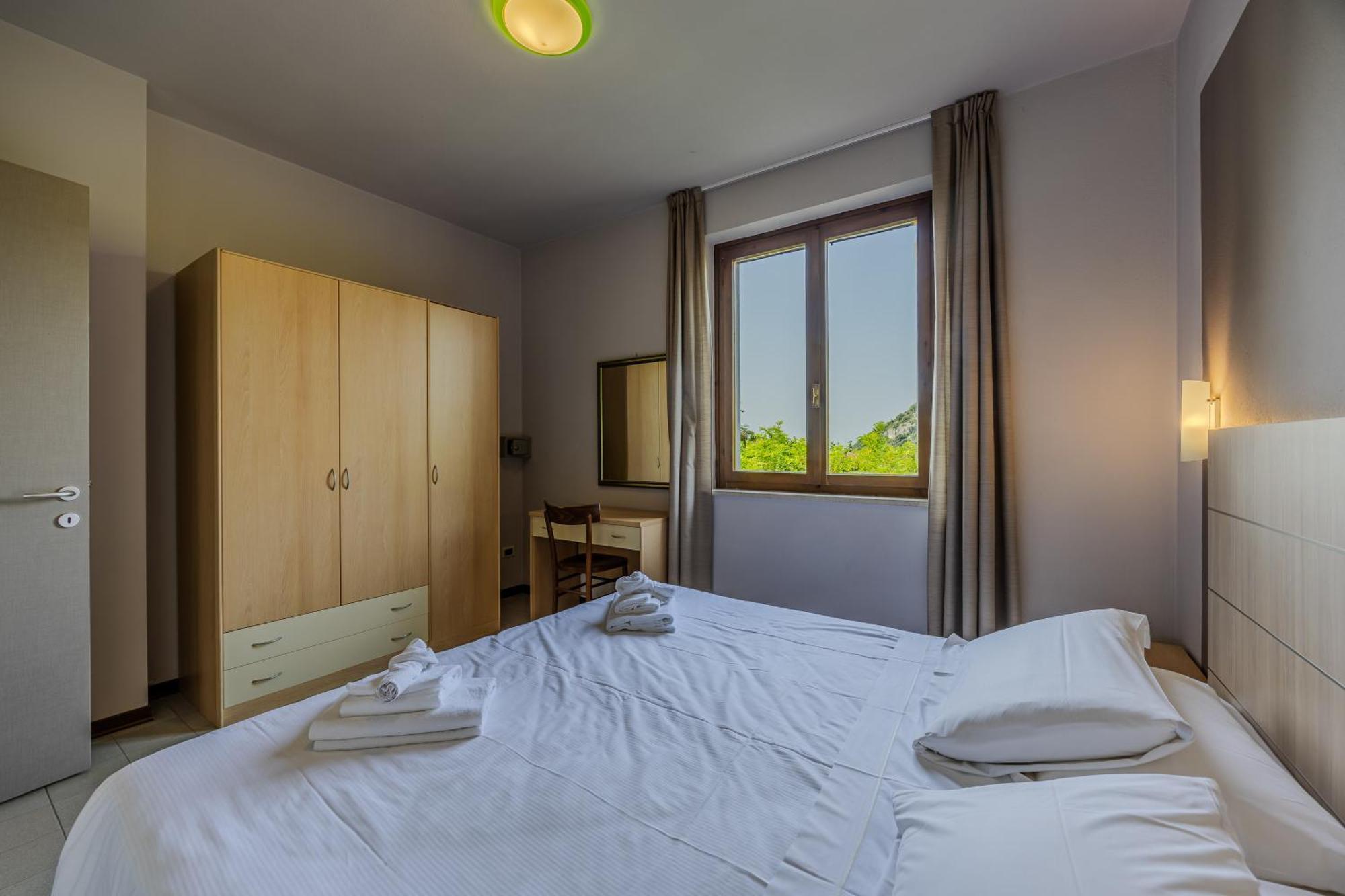 Residence San Michele Костермано Екстер'єр фото